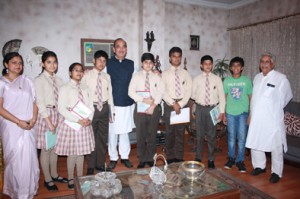 Union Minister for Health and Family Welfare, Ghulam Nabi Azad with students of Banyan International School.
