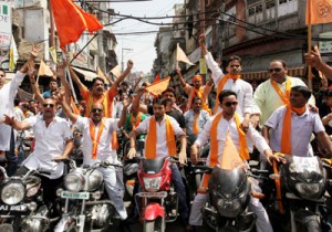 Activists of Hindu organizations taking out a rally in Jammu on Friday. 			     —Excelsior/Rakesh 