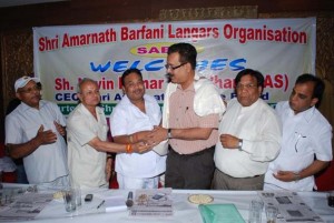 Navin Kumar Choudhary, CEO, SASB alongwith members of langer organization during permission letters distribution function at New Delhi.