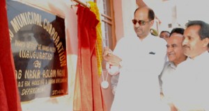 Minister of State for Housing and Urban Development Nasir Aslam Wani inaugurating the Ward Office at Jammu on Monday.