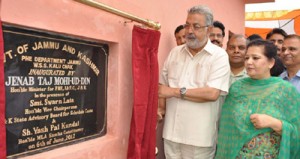 Minister for Public Health Engineering, Irrigation and Flood Control, Taj Mohi-ud-Din inaugurationg high capacity tube well at Kalu Chak on Wednesday.