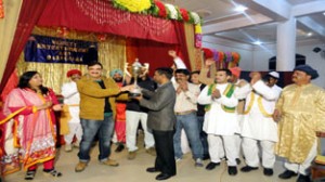 Trophy being presented by the dignitaries during 39th Raising Day celebration by Project Sampark.