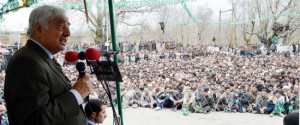 PDP patron Mufti Mohammad Sayeed addressing party workers during an election campaign for her daughter and party Lok Sabha candidate for Anantnag Mehbooba Mufti in South Kashmir’s Kulgam district on Saturday. -Excelsior/Sajad Dar