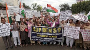 Refugees protesting at Jammu on Saturday. -Excelsior/Rakesh