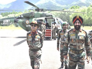Lt Gen Sanjiv Chachra during his visit to Valley.