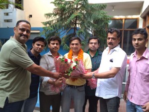 Atul Kumar Gupta being felicitated by All J&K Chess Association on being re-elected joint secretary, Chess Federation of India.