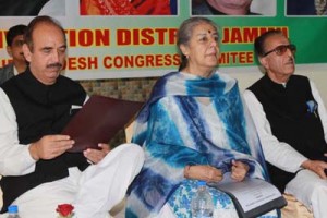 AICC leaders Ambika Soni and Ghulam Nabi Azad alongwith PCC president Prof Saif-ud-Din Soz at Cong convention in Jammu on Saturday.    —Excelsior/Rakesh