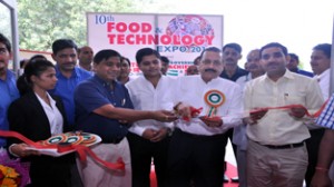 Union Minister Dr Jitendra Singh inaugurating "Expo-2014" Science Exhibition at Pragati Maidan, New Delhi on Saturday.