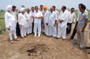 Former Minister and PCC leader R S Chib talking to border villagers in R S Pura.