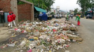 Heaps of garbage lying here and there in Udhampur town as Safai Karamcharis go on indefenite strike.