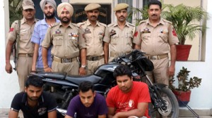 Accused alongwith stolen bike in police custody.