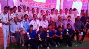 Players posing alongwith dignitaries while celebrating National Sports Day at SMVDSB, Katra.