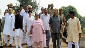 Cong Relief Sub Committee members on visit to flood-hit areas of Jammu.