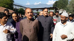 Ghulam Nabi Azad at Srinagar on Sunday for assessing extent of damages due to floods.