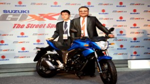 Executive Vice-President, SMIPL, Atul Gupta launching Suzuki’s flagship 150cc bike at New Delhi.