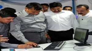 Minister for PHE, Sham Lal Sharma  inaugurating  computerized  branch of Citizen Cooperative Bank at Akhnoor on Saturday.