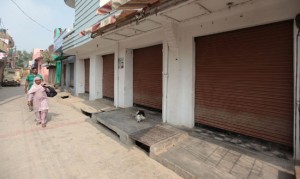 Arnia market wearing a deserted look after people migrated to relief camps. —Excelsior/Rakesh