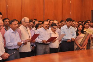 Union Minister Dr Jitendra Singh administering pledge against corruption to officers and staff of Prime Minister's Office (PMO) at South Block, New Delhi on Monday. 