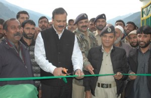 Minister of State for Home, Sajjad Ahmad Kichloo inaugurating newly created Police Post at Afti on Thursday.
