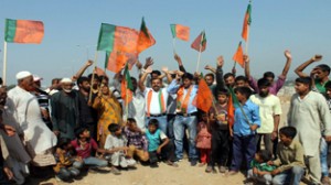 BJP activists and residents of Tawi Island protesting at Jammu on Thursday. 