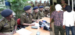 SSP Jammu Uttam Chand interacting with media persons at Jammu (left) and criminals nabbed by police (right).—Excelsior/Rakesh