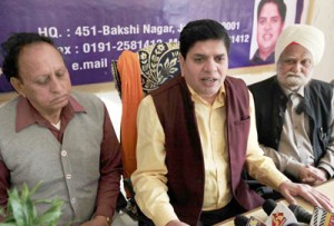 Refugees’ leader Rajiv Chuni addressing press conference in Jammu. 	— Excelsior/ Rakesh