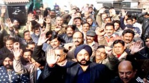 The office bearers of PPEU raising slogans during protest at Jammu on Wednesday.        -Excelsior/Rakesh