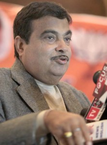 Nitin Gadkari addressing a seminar at Jammu on Sunday. —Excelsior/Rakesh