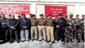 Officers & Jawans of 76 Battalion BSF and doctors from DH Rajouri and SDH Rajouri posing for group photograph during blood donation camp.