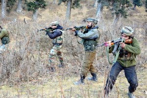 Army personnel during encounter in Kellar forests on Thursday.— Excelsior/ Younis Khaliq