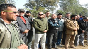 Sr PDP leader Vikramaditya Singh alongwith party leaders and workers during his visit to Pakistani shelling affected areas.