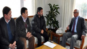 A delegation from Kargil interacting with Governor.