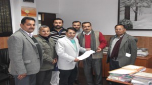 Deputation of Brahman Sabha Jammu calling on Divisional Commissioner, Shantmanu in Jammu on Tuesday. 