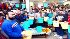 JMC Commissioner during launch of Swacch Bharat Abhiyan at Jammu on Thursday.