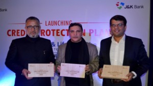 Officials of J&K Bank and MetLife India on the launch of Credit Protection Plan-Metloan and Life Suraksha at Srinagar.