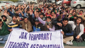 Temporary teachers protesting at Jammu on Saturday. — Excelsior/Rakesh