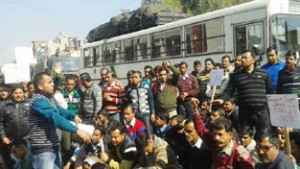 Members of ReT Forum protesting for release of pending salaries.