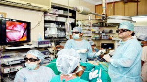 Dr Prakash Trivedi along with his team conducting Gynaecological Laparoscopy in OT.