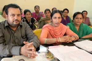Leaders of FMPHWs and JKMEF addressing a press conference at Jammu on Saturday.    —Excelsior/Rakesh
