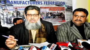 President Kashmir Traders and Manufacturers Federation, Mohammad Yasin Khan,  adddressing media persons on Thursday.  -Excelsior/Amin War