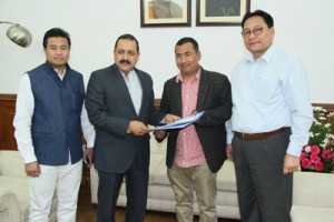 A deputation of Manipur State BJP handing over a memorandum to Union Minister Dr Jitendra Singh at his office in New Delhi.