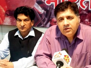 BJP State Chief spokesperson Sunil Sethi and Balbir Ram Rattan at a press conference at Jammu on Sunday. —Excelsior/Rakesh