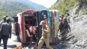 Ill-fated vehicle after accident at Mehar area in district Ramban.— Excelsior/Pervaiz