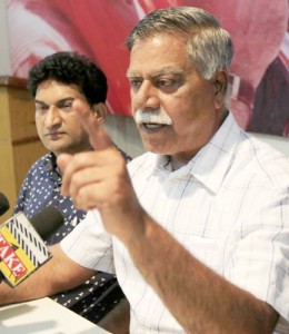 Minister for PHE, I&FC, Choudhary Sukhnandan talking to media persons at Jammu on Sunday.—Excelsior/Rakesh