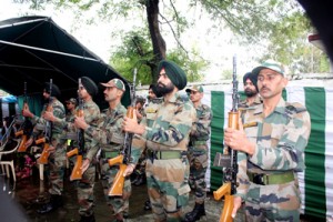 Army officials during Shahidi Diwas function at Mendhar in Poonch.