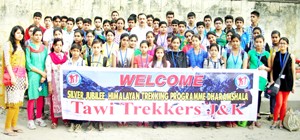1st batch of Tawi Trekkers posing for a group photograph before leaving for Dharamshala to participate in the Silver Jubilee Himalayan Trekking Programme.
