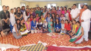 Student participants of Art of Living Workshop at GCW Gandhi Nagar.