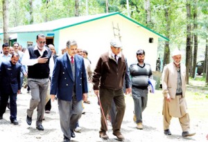 Governor N N Vohra inspecting utilities at Nunwan base camp on Monday.