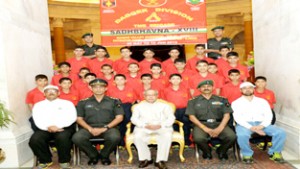 Students of Mawar valley posing for photograph with President of India Pranab Mukherjee.