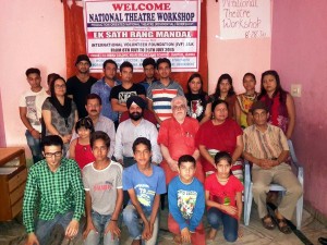 Participants of National Theatre Workshop posing with dignitaries.